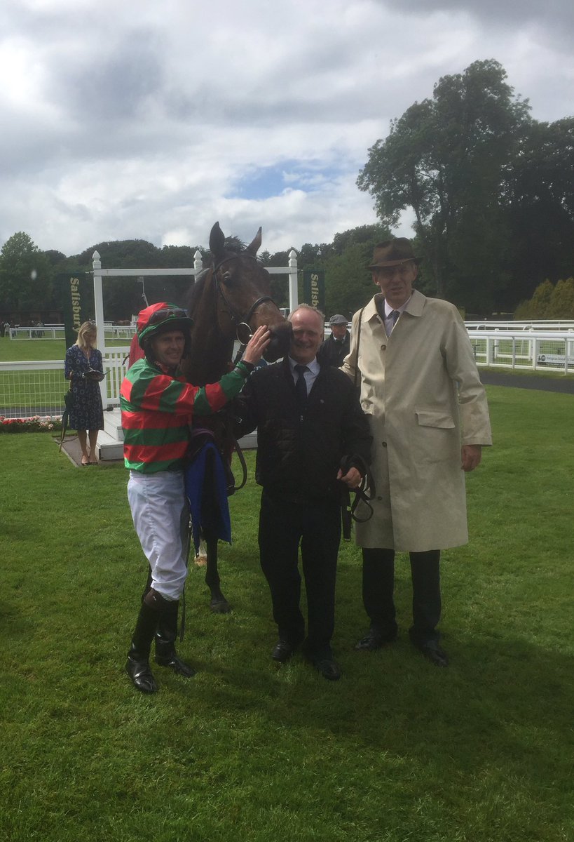 RichardFahey's tweet photo. Don't Touch makes it 7 out of 8. 8 winners in 2 days &amp; we've gone through the £1m mark. #greatteam https://t.co/tqlTBkgtsQ