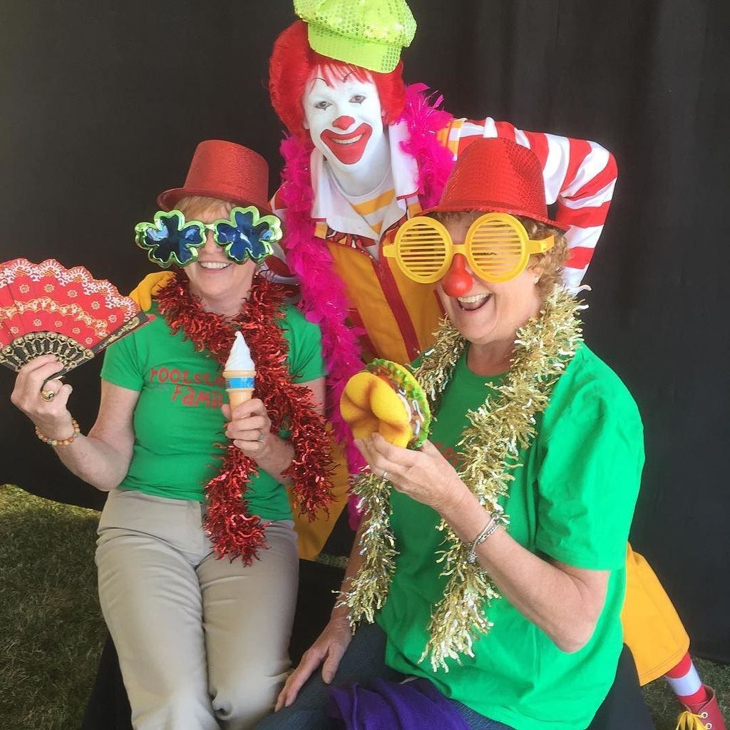 SmartBooth1's tweet image. Having some fun at the Footsteps for Families in Hamilton #smartboothimages #smartbooth #h… ift.tt/1sAFsAH