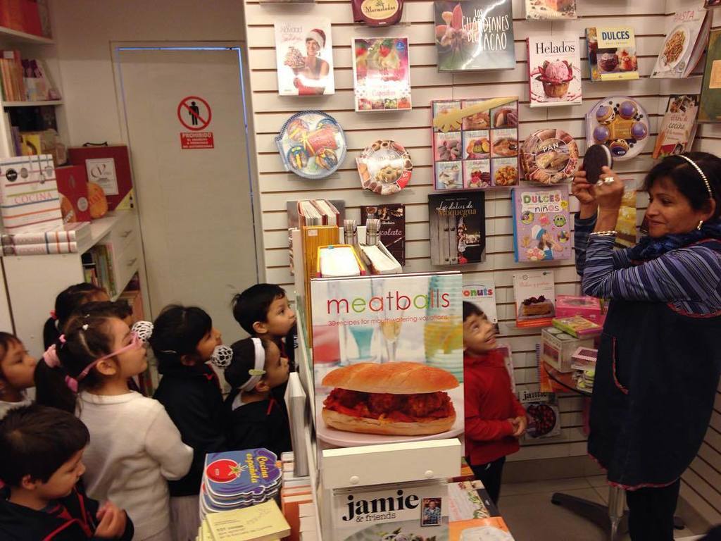 libercommunitas's tweet image. Linda visita de una clase de pequeños lectores a #libreriacommunitas bienvenidos siempre! ift.tt/21gfuxF