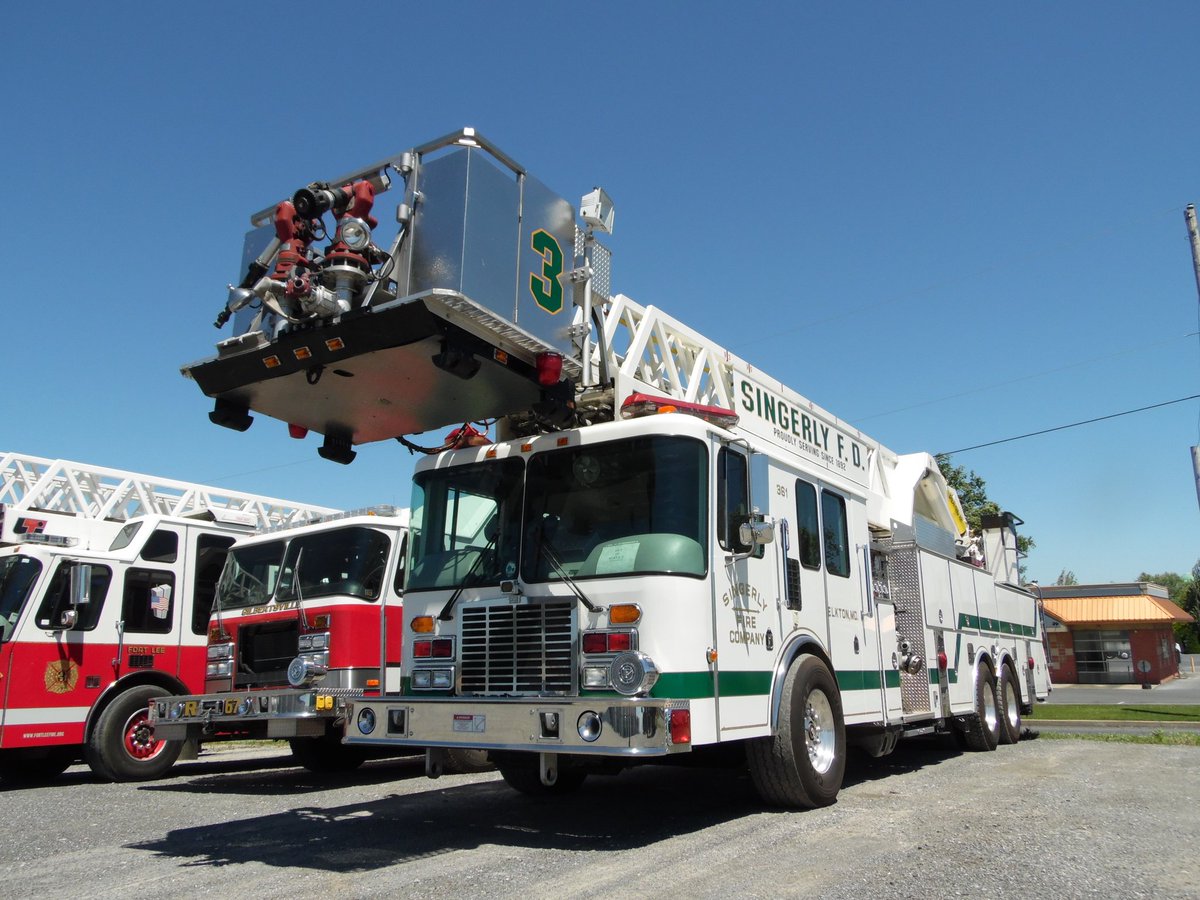 lvltc97's tweet photo. A quick stop at @FireLineEquip today as well @SingerlyFire @HMEFiretrucks @EONE_FireTrucks @revgroupinc https://t.co/jnJEDnLrCD