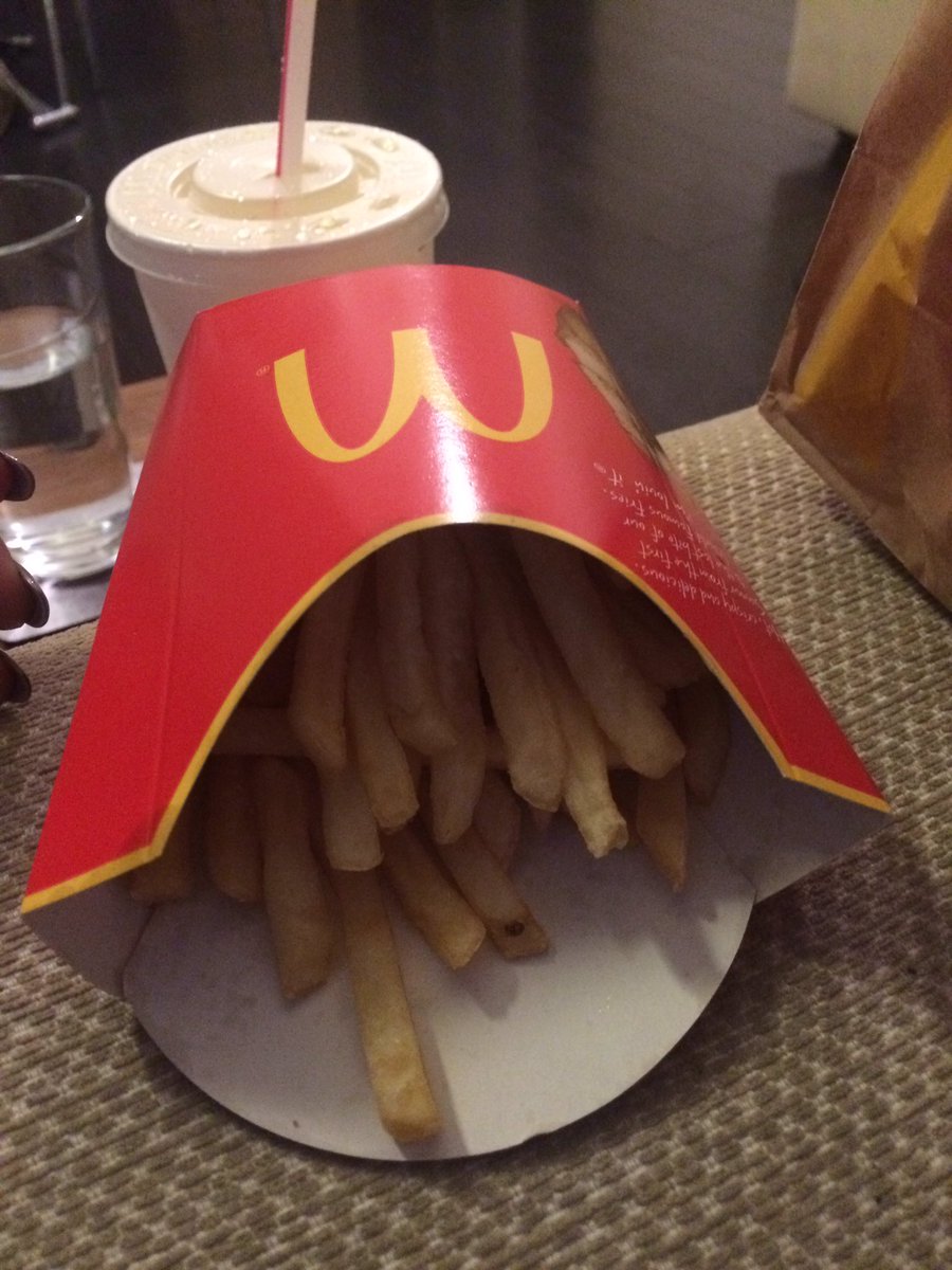 Not really a large portion, and it's also very soggy!! #whataletdown #wastedmycheatday <a href="/McDonaldsUK/">McDonald's UK</a>