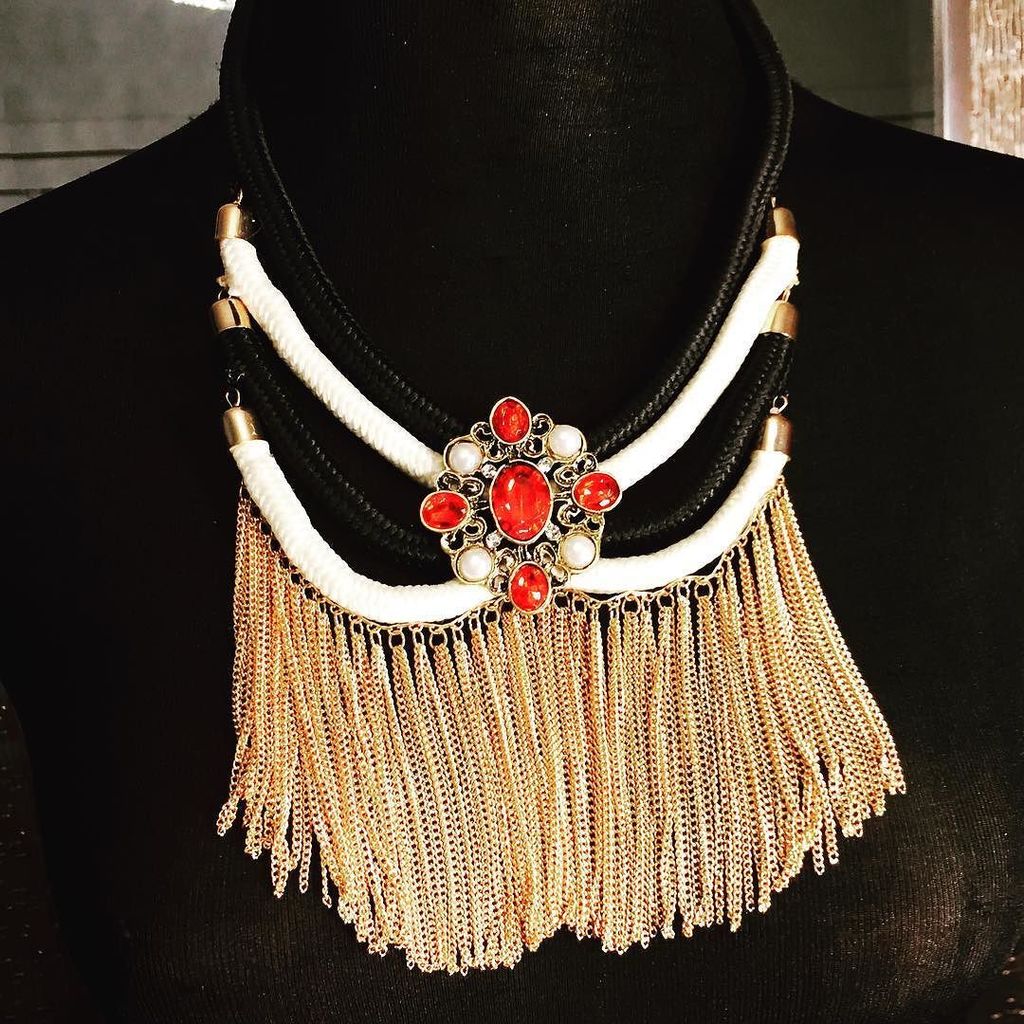 MadisonaveAcc's tweet photo. Madison Avenue Accessories has the fiercest in style! Let us let you #begreat !!! #availab… https://t.co/xzwy08b7Af https://t.co/4YkftClVV4