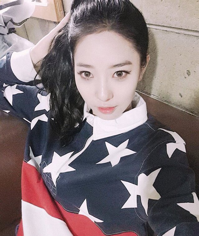 HaeryungDiario's tweet photo. 🎊🎊🎊🎈🎁Feliz Aniversário Dahye Unnie😄🎊🎊🎊🎊 @DiarioDaDahye #HappyDahyeDay https://t.co/h35fxlatHW