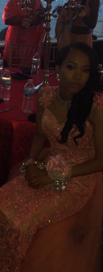 moreofpee's tweet photo. Good switch up 😍🙈 #2k16prom https://t.co/7IhtU5lspi