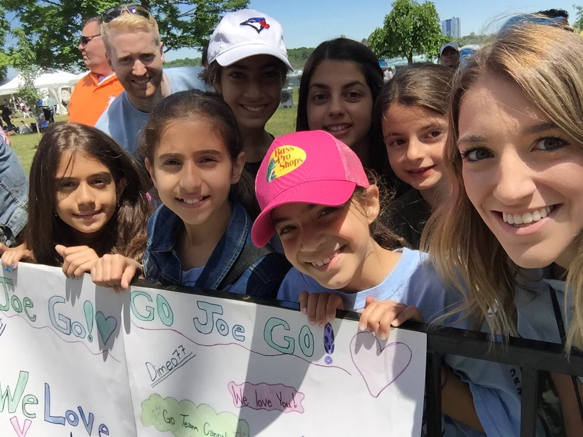 aleexparis's tweet photo. Cheering on Team Cannoli!! #TheRideTO @TheOntarioRide https://t.co/MuCVW2HYZe