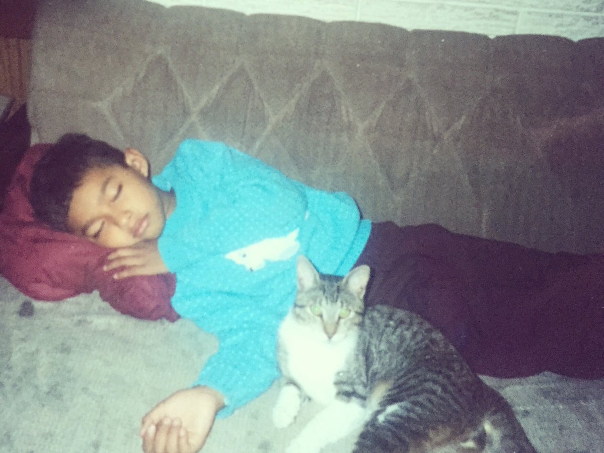 Fernanfloo's tweet photo. EL PEQUEÑO FERNAN 😝😝 https://t.co/MAI8aOZ9IV