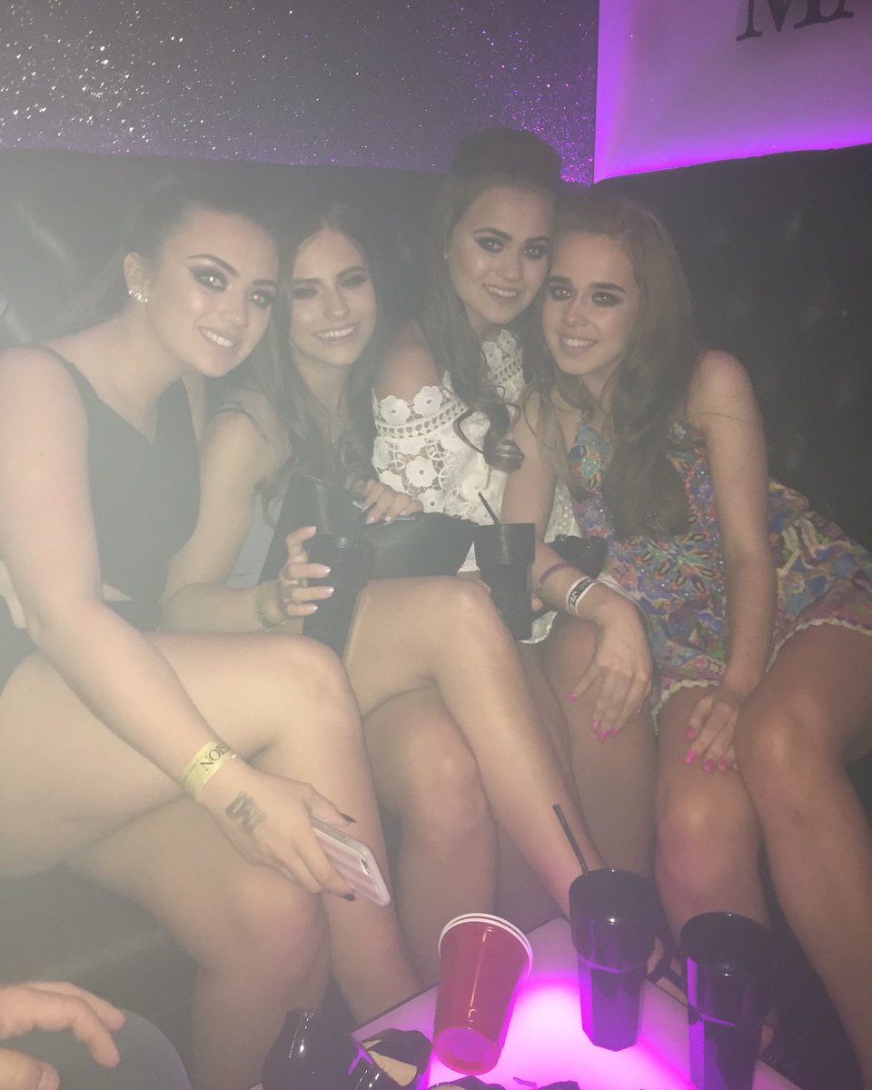 kelbycrawleyX's tweet photo. My livs bday 💗 https://t.co/XoANI7AsUa