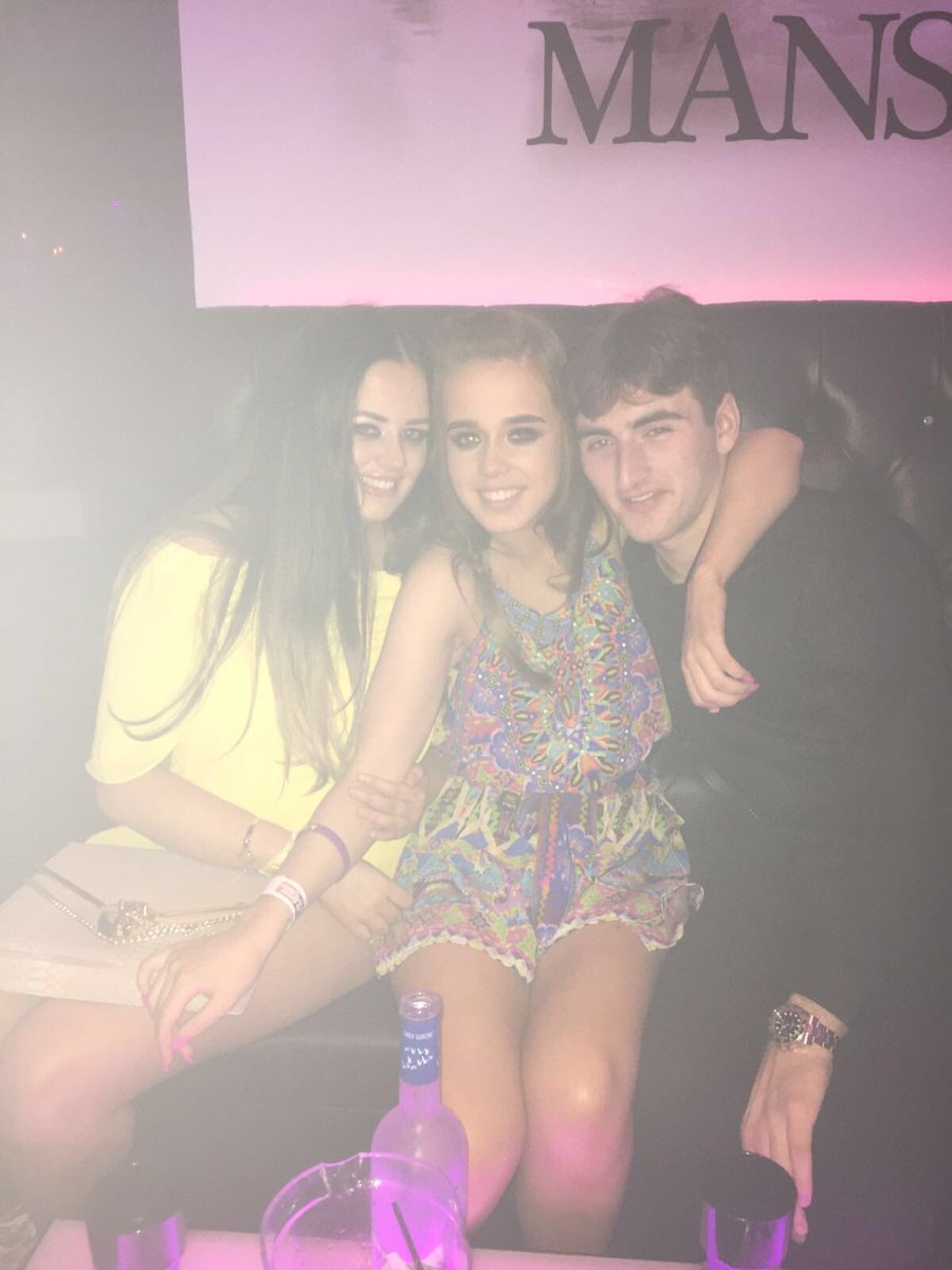 kelbycrawleyX's tweet photo. My livs bday 💗 https://t.co/XoANI7AsUa