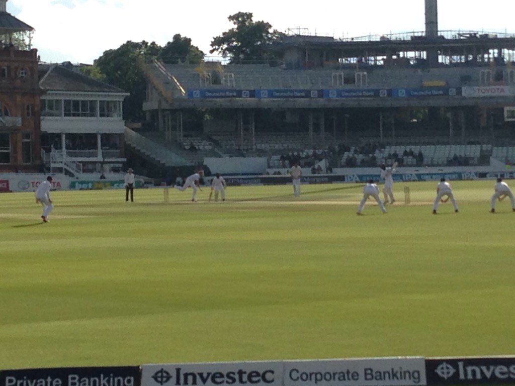 What a day of cricket <a href="/HomeOfCricket/">Lord's Cricket Ground</a>! We've had it all rain, sun, Eng batting, Eng bowling #LoveLords #ENGvSL