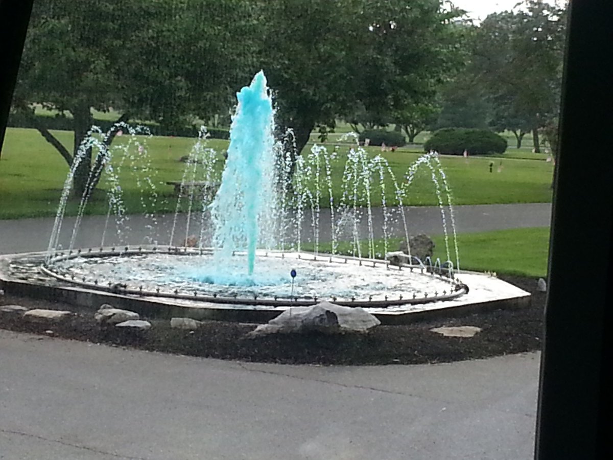 ChongTSE's tweet photo. What percent of the water is blue? Or not blue? #EDCI653 https://t.co/JURcz7VN1H