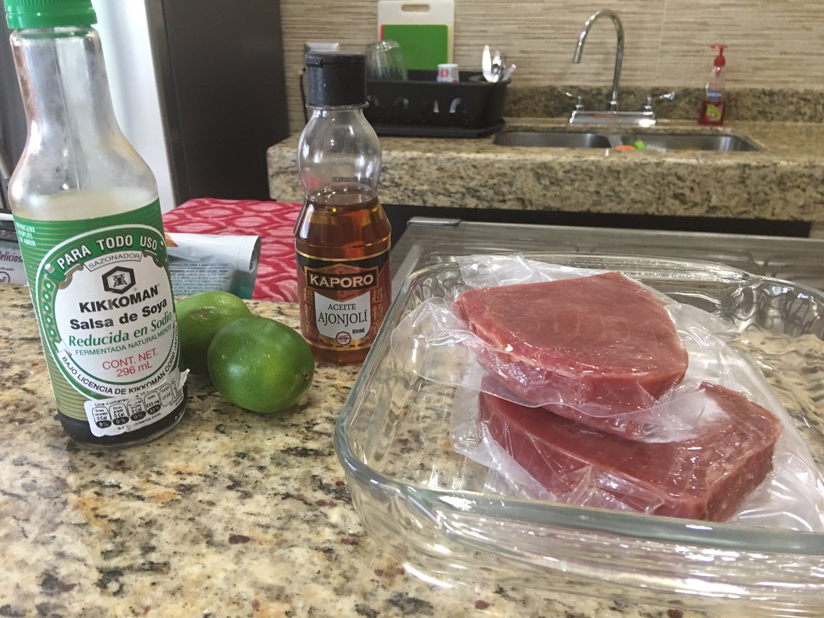 SilverR2D2's tweet photo. Atún fuego. Al refri y al servir, picas Chile Serrano y agregas aguacate al gusto. #ironSilver https://t.co/wVDl63k0SN