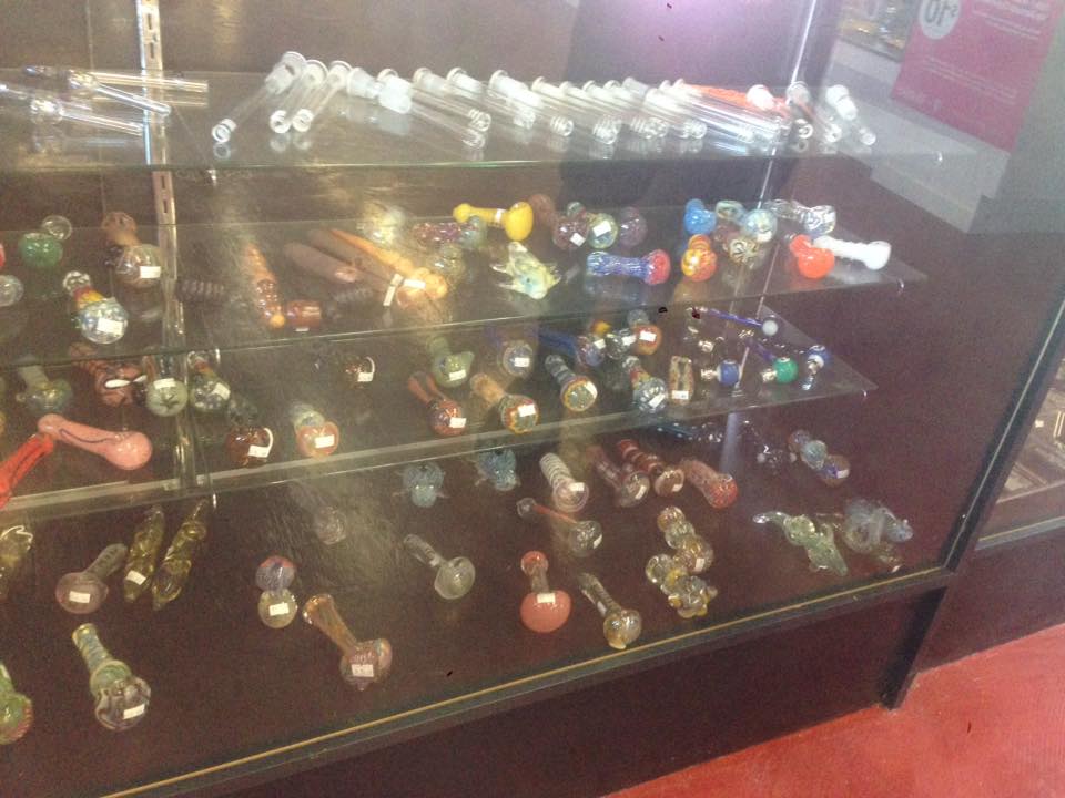 hypwireless's tweet photo. NEW SMOKING ACCESSORIES HAVE COME IN COME CHECK US OUT!!!!!!!!! https://t.co/JCx5HI7huU