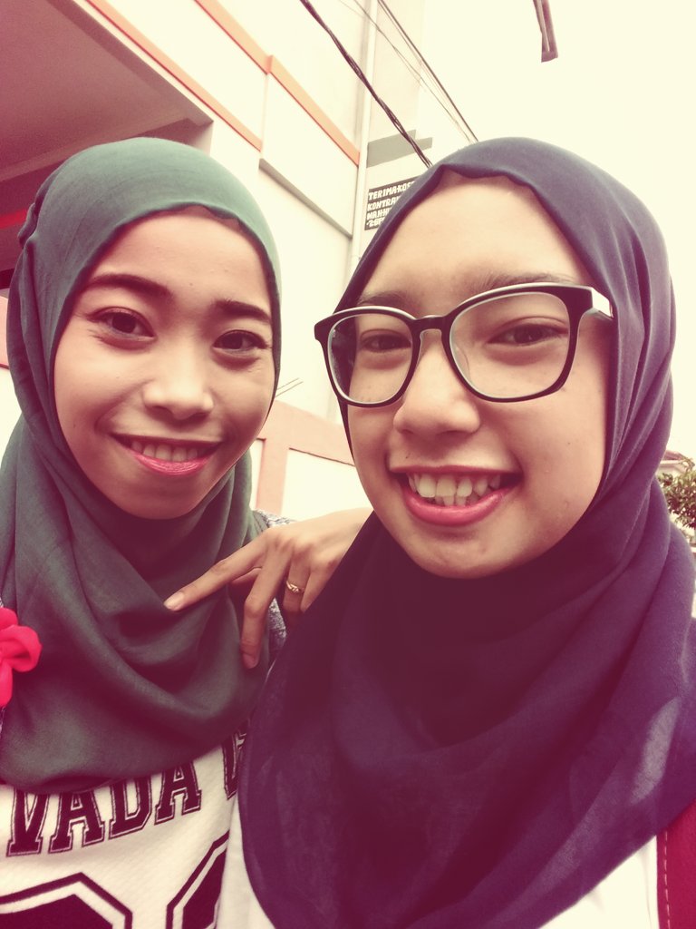 charizma_runy's tweet photo. Senyuman kita... Semoga berkah.. Ammiinn https://t.co/gK0hYbFfOu