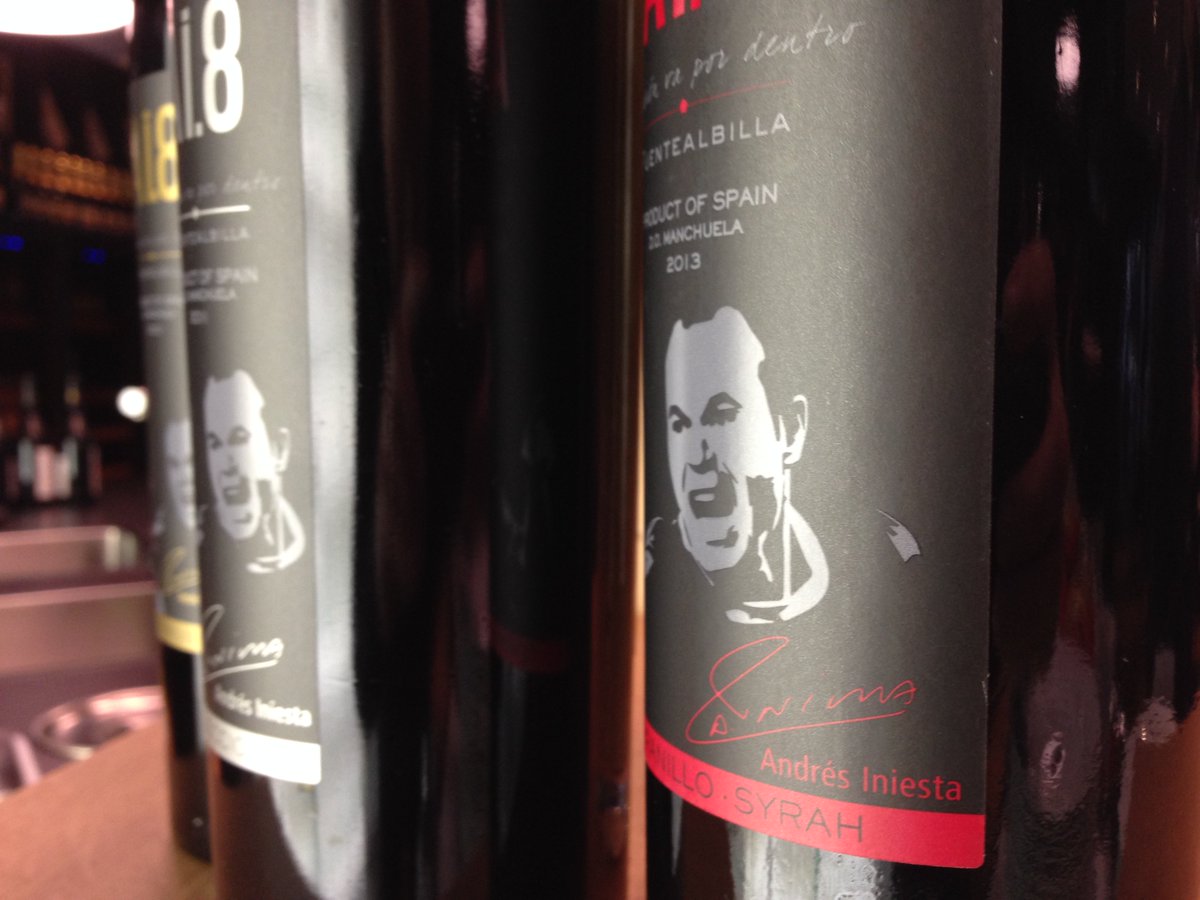 WAN_STR's tweet photo. @andresiniesta8 Wein @benzweine zum #euro2016 viewing https://t.co/dmWlOrqmwR