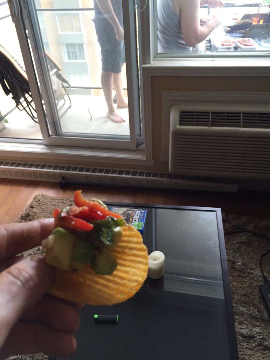 LaughterBlack's tweet photo. #ChipParadise https://t.co/ropGU4hlnR
