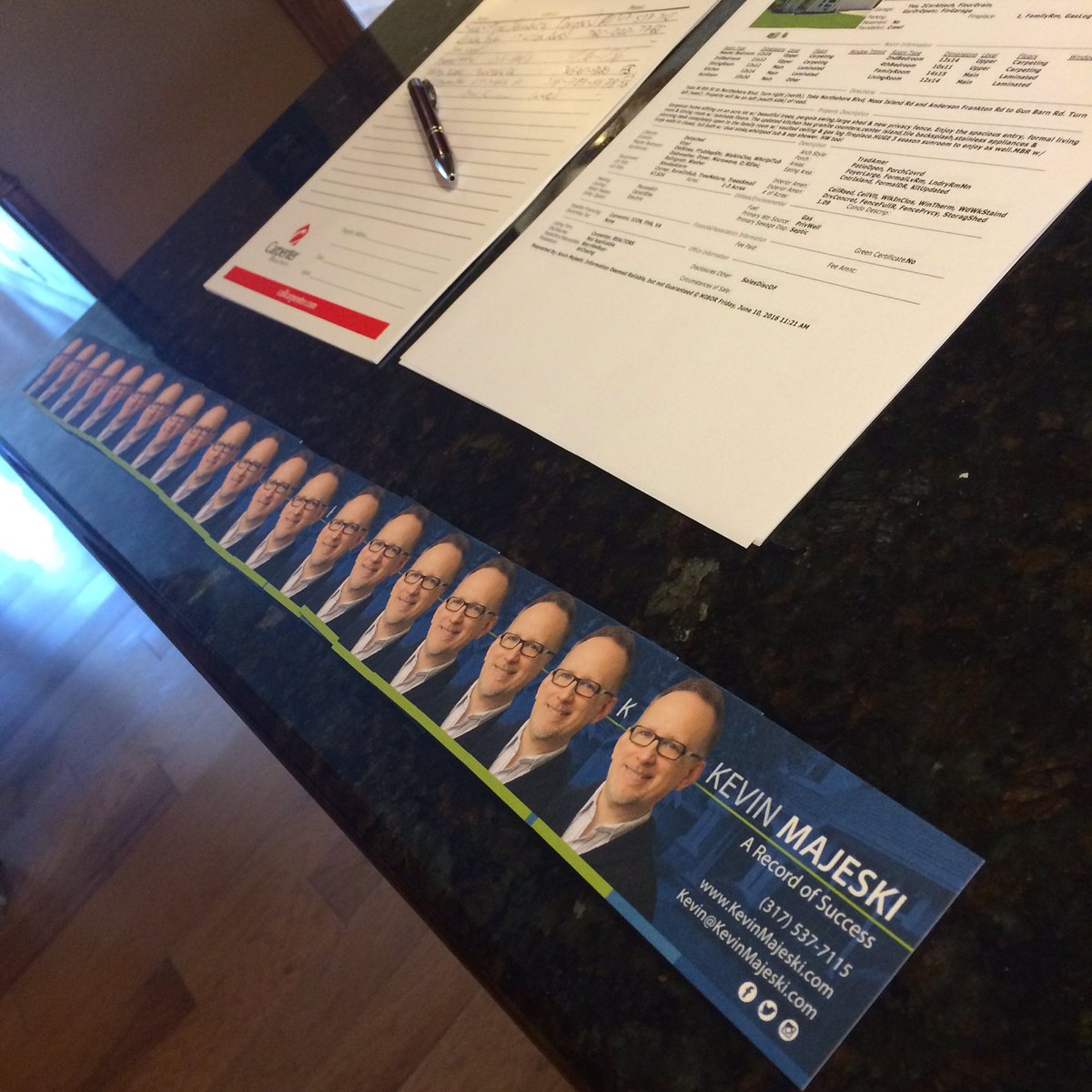 KevinMajeski's tweet image. Thx, sweet little girl who neatly rearranged my biz cards at my Open House. #FutureProjectManager #arecordofsuccess