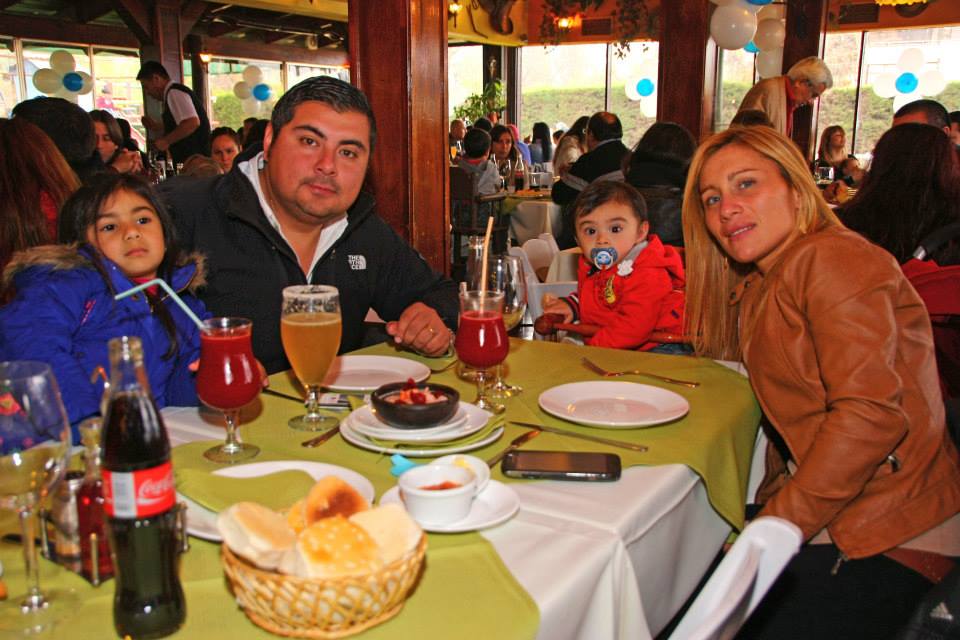 Fullcheckcl's tweet image. Hoy es Domingo Familiar en #ElNovillero
Visitanos en Panamericana Sur km. 25
#FelizDomingo