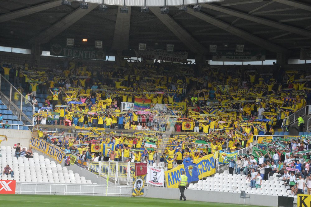 Cadiz_CF's tweet photo. Os mostramos algunas fotos que hablan por si solas. ¡GRANDE AFICION! https://t.co/hybCu0xGjE