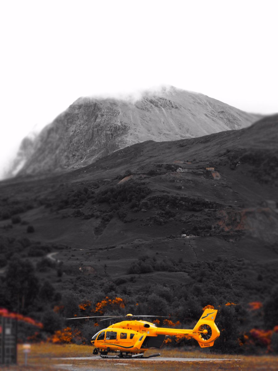 torque137's tweet photo. @scotambhelimed5 was on a job earlier in Fort William,@EMRSscotland? #HMD5 @BondAirServices https://t.co/9oUhpNmRXO