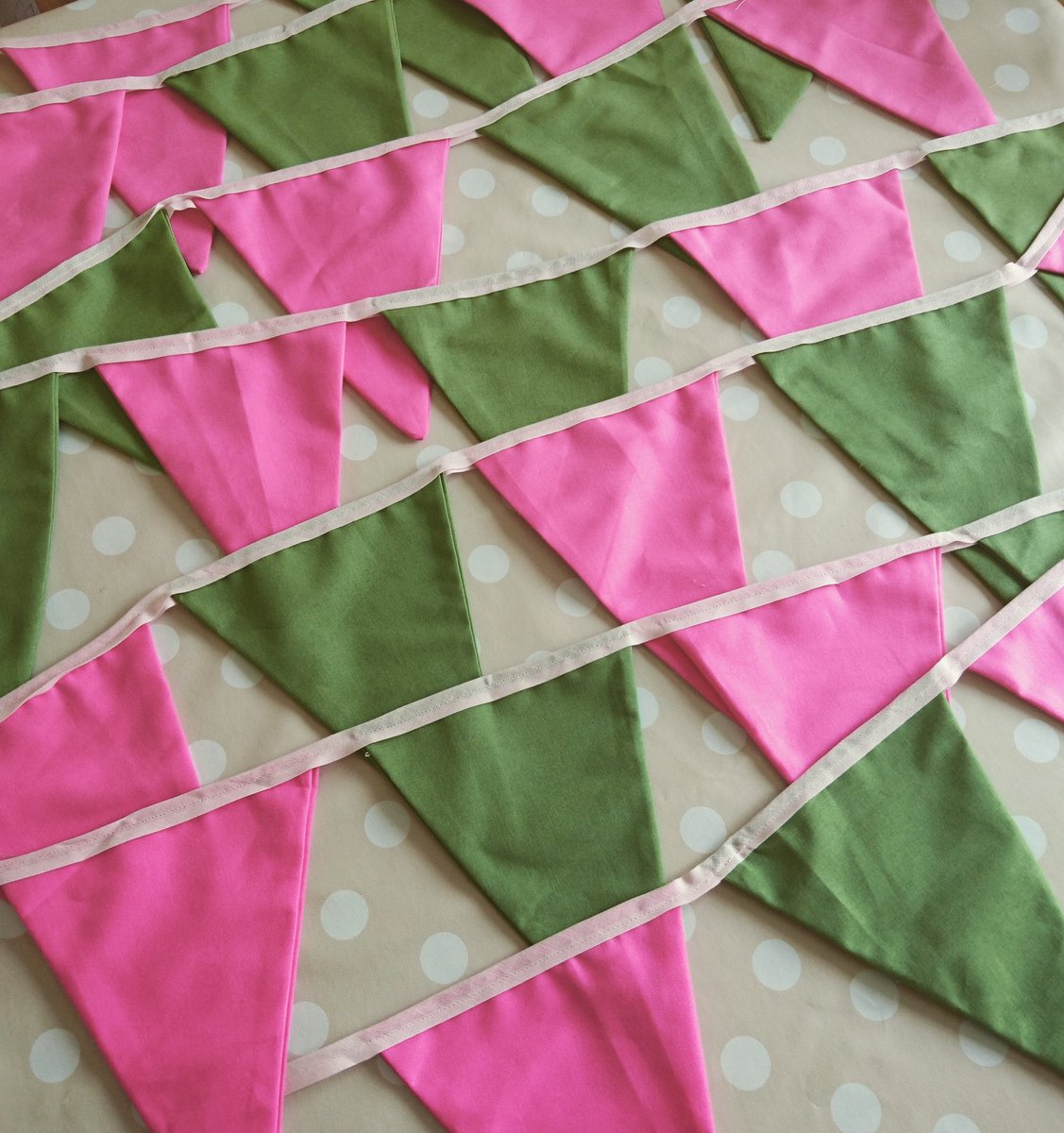 Dempsey1201's tweet photo. @HandmadeHour #handmade double sided bunting. https://t.co/TUp4rNQbfF