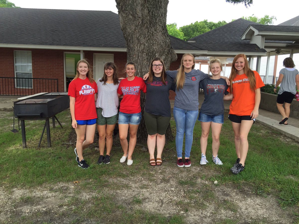 stuttergal's tweet photo. mission trip time😎🙌🏻 #CTCYM2016 https://t.co/06yTqPmtCM