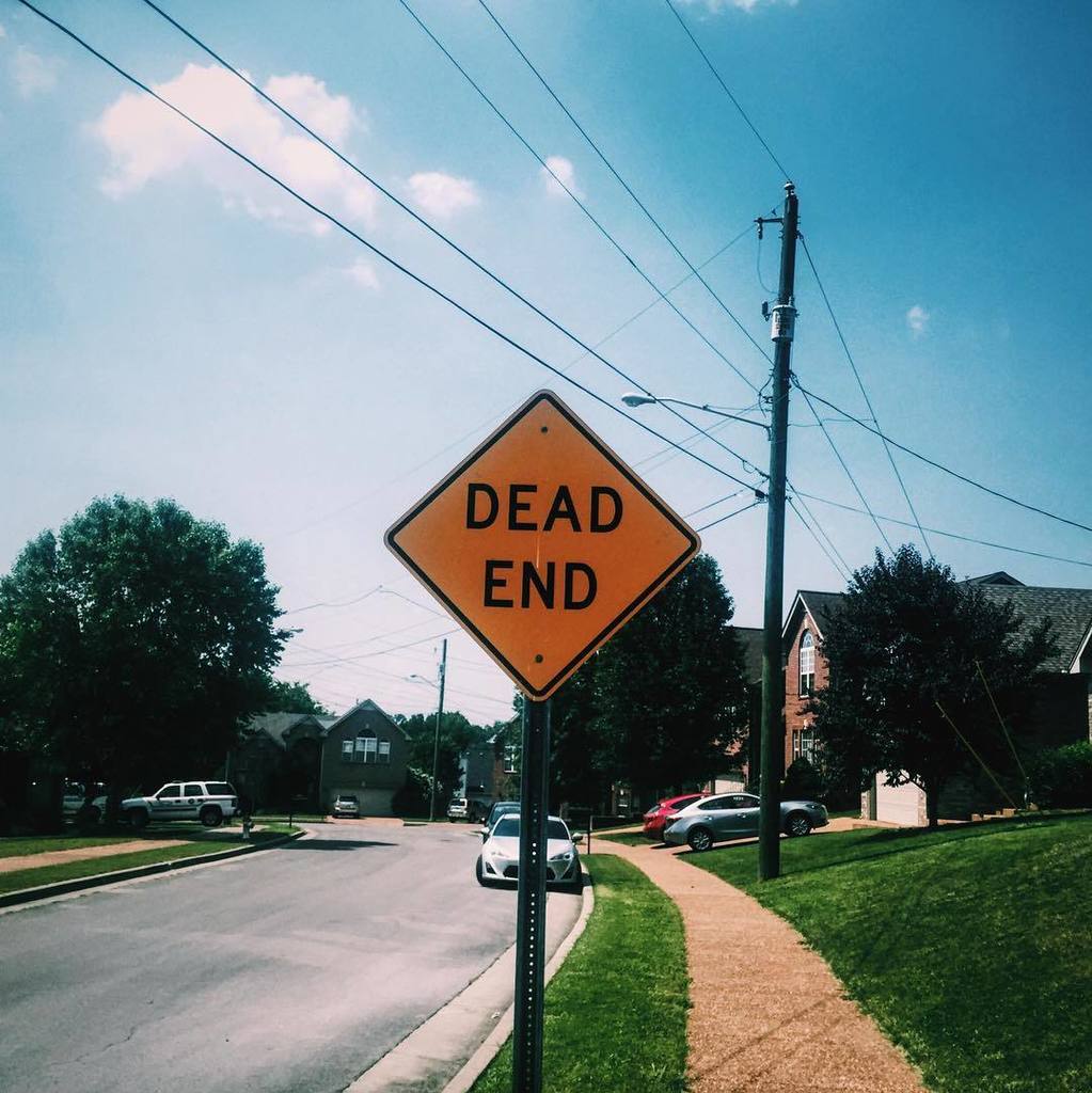MrsAnnieDixon's tweet photo. Don't go down that road... #deadend #stayhigher https://t.co/pgplP6EbUy https://t.co/KP3mrCrop0