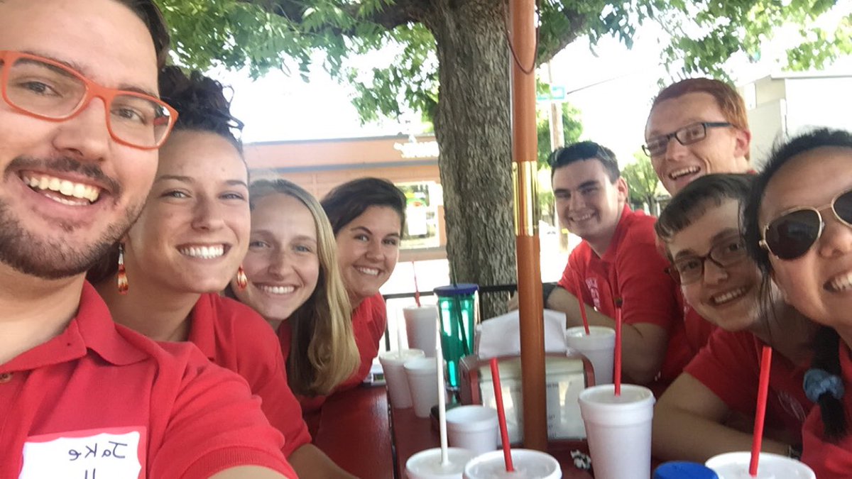 SSPTsaile's tweet photo. Enjoying a lunch in Loomis, CA! Burgers and shakes in the menu! @SierraServProj https://t.co/BiVxAlufv8