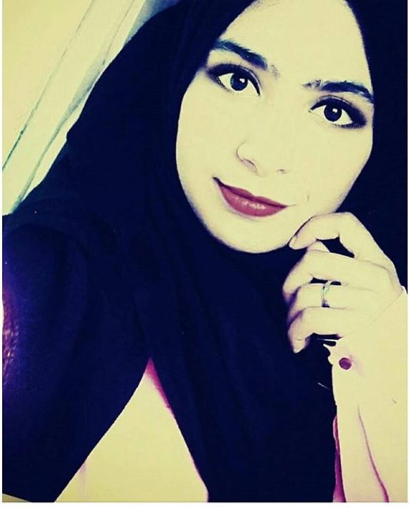 هجرت فلم نجد ظلاً يقينا
أحلما كان عطفك أم يقينا؟
أهجراً في الصبابة بعد هجرٍٍ
أرى أيامه لا ينتهينا!
،
،
،
،
💎