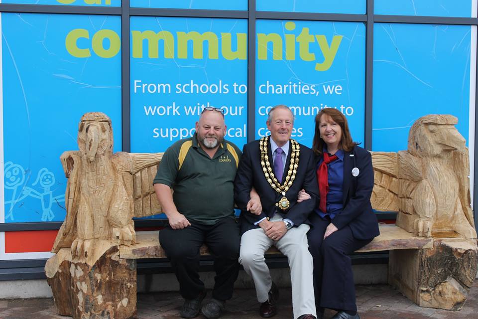 <a href="/Tesco/">Tesco</a> @6110tesco Today's carving, in Penistone with the Lord Mayor, myself and Community Champion Mandy!