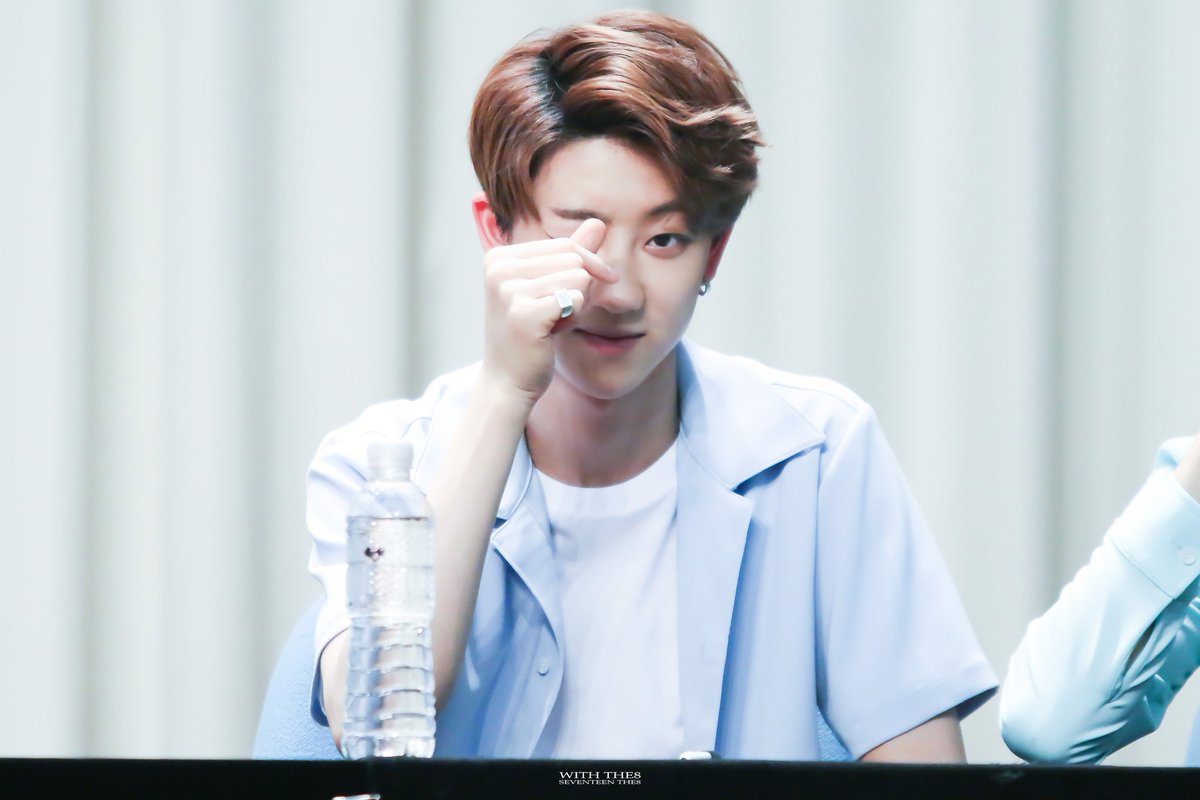 withthe8_1107's tweet photo. 160529 신나라 팬싸  #디에잇 #명호 #세븐틴 @pledis_17 https://t.co/zJoNzwPJPB