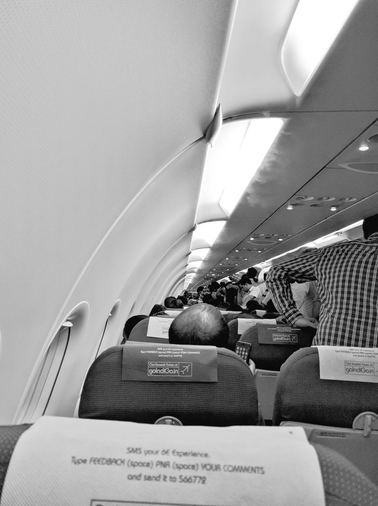 thecrazybrahmin's tweet photo. Ready to jump :) #people #inflight #stupid #landnjump #letsallstand #sticktoeachothers #iwin #nexus6p ;) https://t.co/unypXBEpJJ