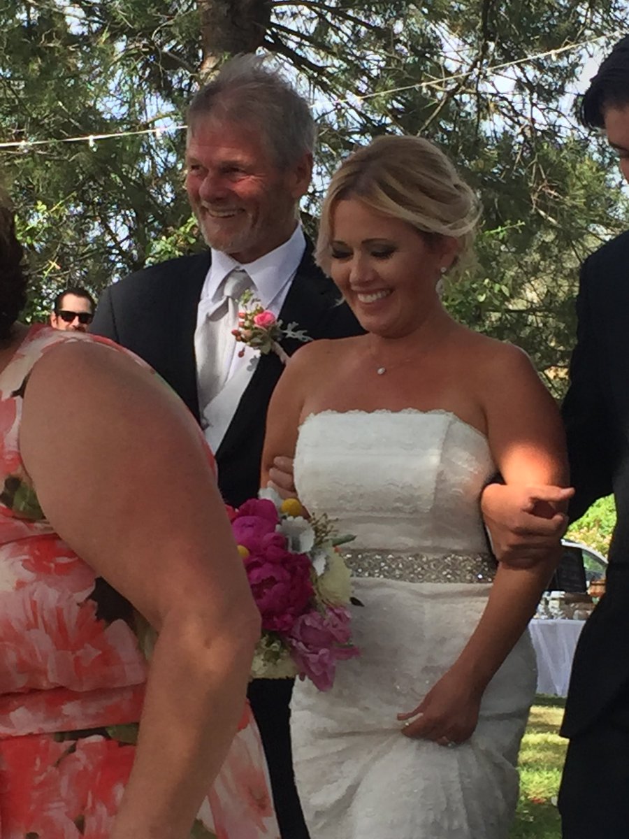 chlovaldez's tweet photo. Family wedding yesterday💍congrats  Alana ily💗💜 https://t.co/RpDfn1kaCy