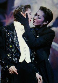 zukaotaTH's tweet photo. One of my favourite couple(?) of all time. #osasa #春野寿美礼 #瀬奈じゅん #オサアサ https://t.co/D7I5oiB6w2