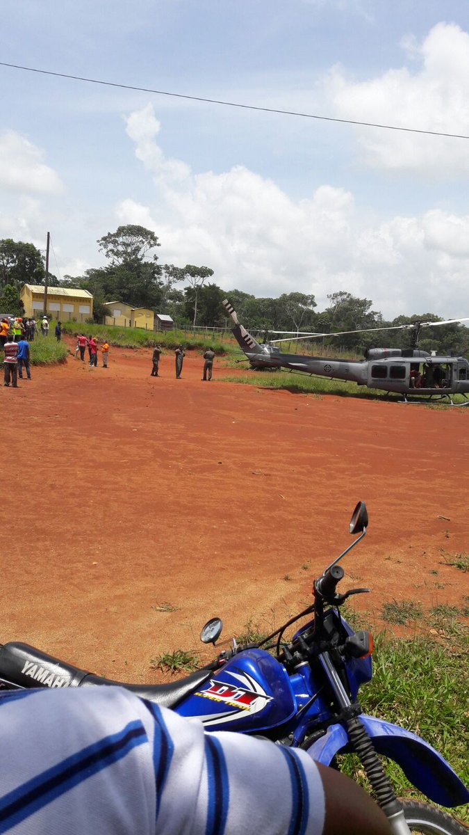 Brigadas llegando a la zona donde ocurrió tragedia. Naranjito. Villa Los Almacigos Santiago Rodríguez.
