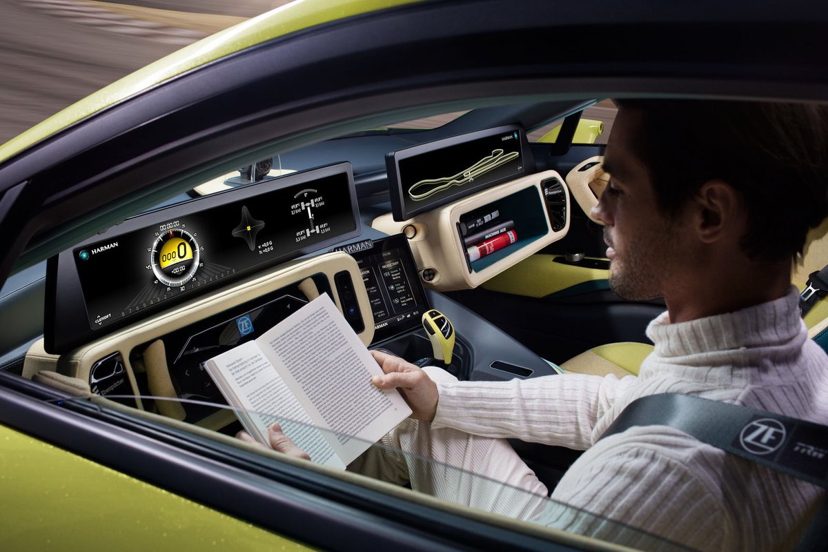 Gizmodo's tweet image. What kind of future does the steering wheel have? gizmo.do/Kys6kBA