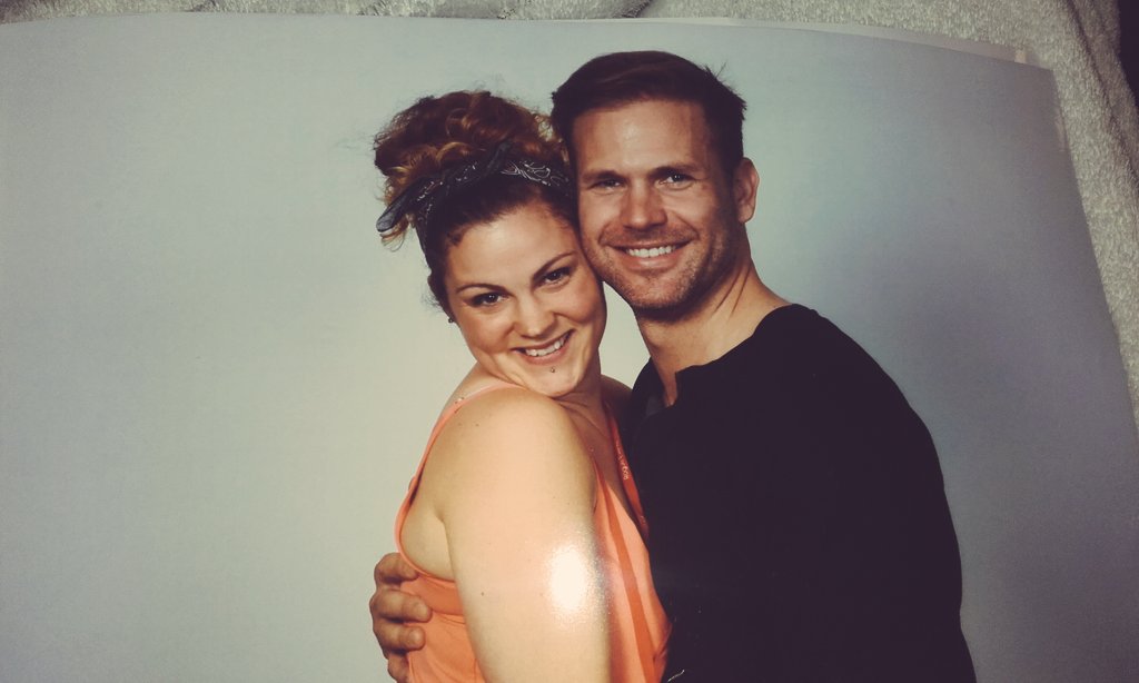 phoenixnoodle's tweet photo. Getting to help out with his photoshoot made stewarding worthwhile!  @ErnestoRiley @RogueEvents #insurgence8 https://t.co/PFQCFWUK80