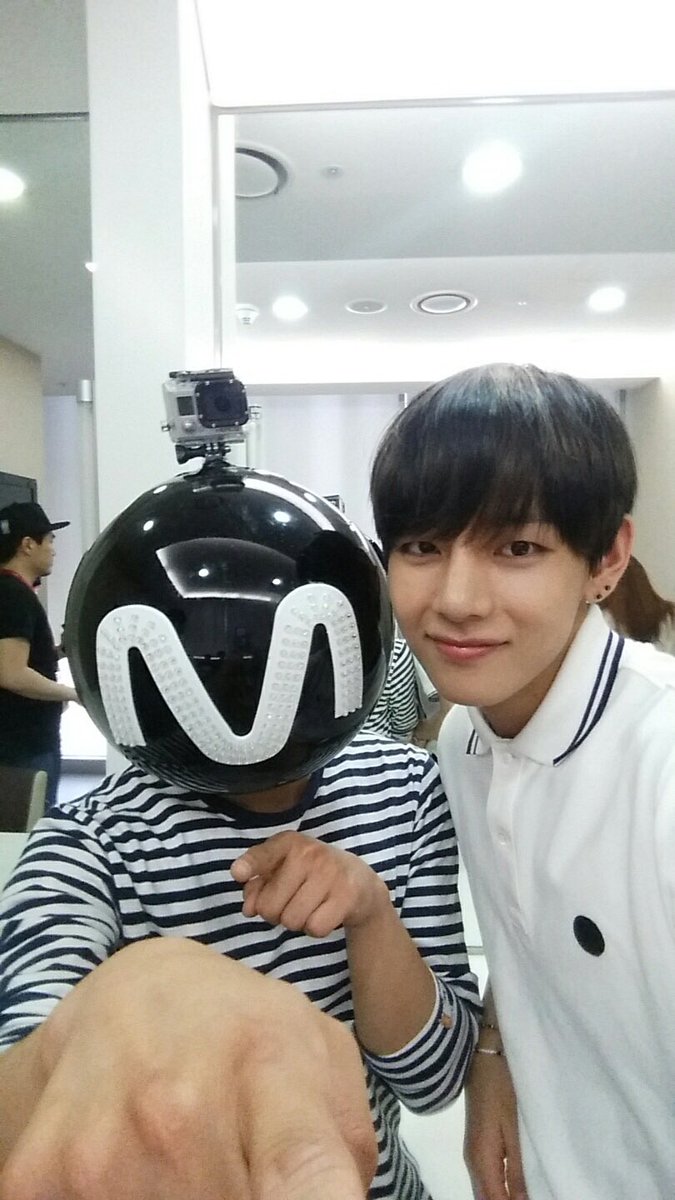 M2MPD's tweet photo. 사진도 많이 찍었네요 #방탄소년단3주년축하해 https://t.co/JyPXBrZ5cr