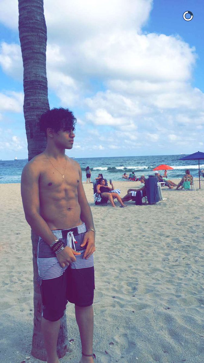 dayesizaldivar's tweet image. #hispanicboysbreaktheinternet 🇩🇴🇩🇴 @lumnayofficial