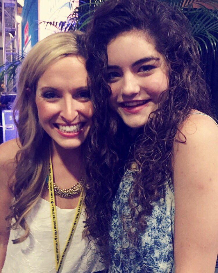 iamhavenmusic's tweet photo. @BetsyRDCountry SO HAPPY I finally got to meet you! Made my day! You are such an inspiration! Luv ya!😘 @BetsySpina https://t.co/h5BJ8sAyri