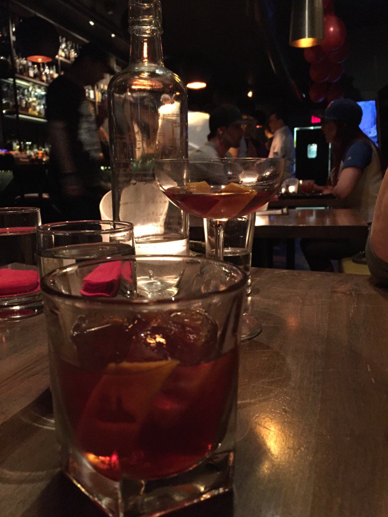 Color de Vino tweet media