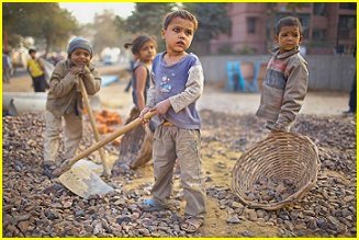 Rev_de_Presse's tweet photo. 12 juin 2016 : journée mondiale contre le travail des enfants 😰 https://t.co/R0d0SDPoQH via #RevDeWeb RT svp https://t.co/w9sBzwSDQW