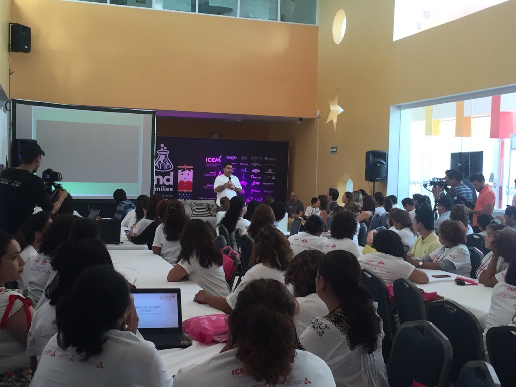 itrendsmx's tweet photo. El Secretario de Desarrollo Económico dirigiéndonos unas palabras #SWCampecheMoms https://t.co/PDxAfiZ9lY