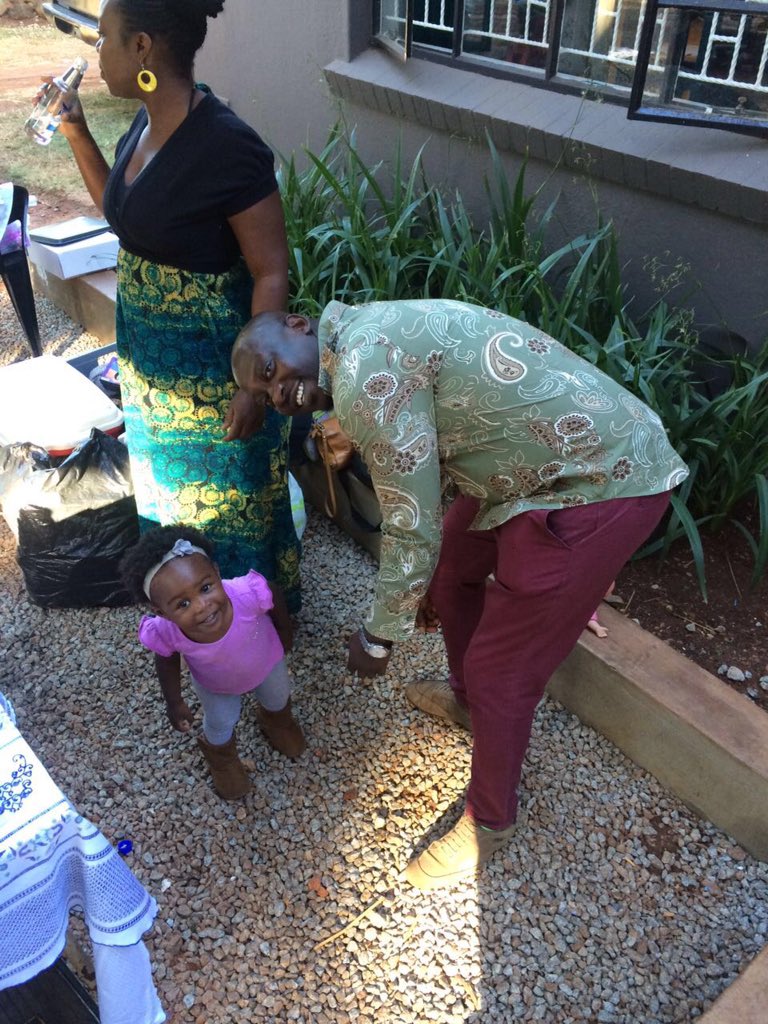 SimbaSoks's tweet photo. #AbtAweekAgo hung wth real pple and danced wth my niece Jessica #Goodtymez #MotoRepublic #HustelerzMarket https://t.co/sjBtC6bRnJ