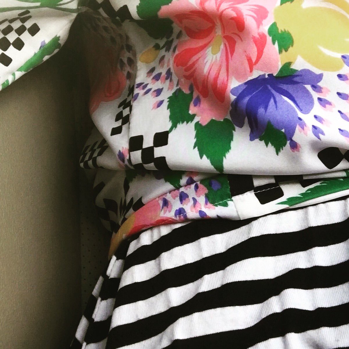 elleisforshe's tweet photo. Today's Mix Prints🎀✔️💜🌟💚 #summerstyle #mixprints https://t.co/urPdCSbRxm