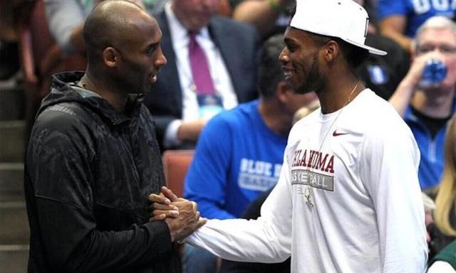 LakersNation's tweet photo. Buddy Hield polishing his game ahead of NBA Draft w/ help from Lakers legend Kobe Bryant
https://t.co/OgI4TOIJQU https://t.co/6n1z5EUVJe