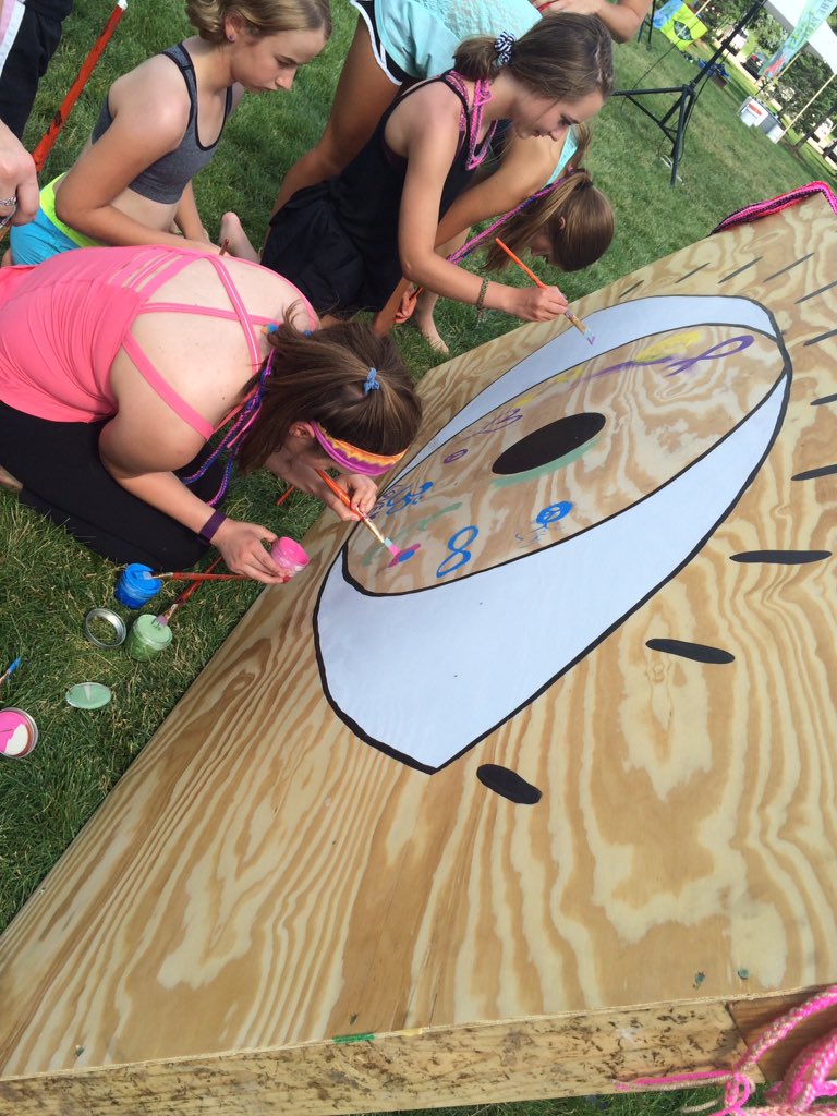 yrpomaha's tweet photo. Creating a piece of community art in the park today #weseeone https://t.co/2O4E0vTBOX
