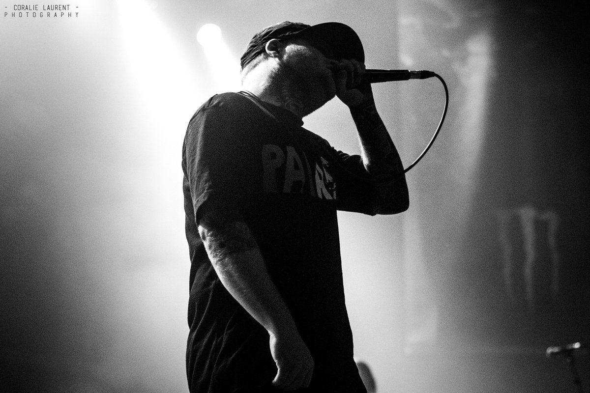 dementiasuicide's tweet photo. - @LongliveFest // 14.05.2016 - 
@HUNDREDTH ! 
#LLRF16 #LONGLIVEROCKFEST #LYON https://t.co/zfv9NDtzXw