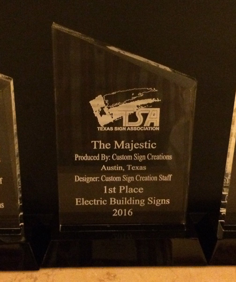 Decatur_Square's tweet image. Congrats to our own town square Majestic sign for receiving a 1st place award for Electric Building Signs 2016!!!