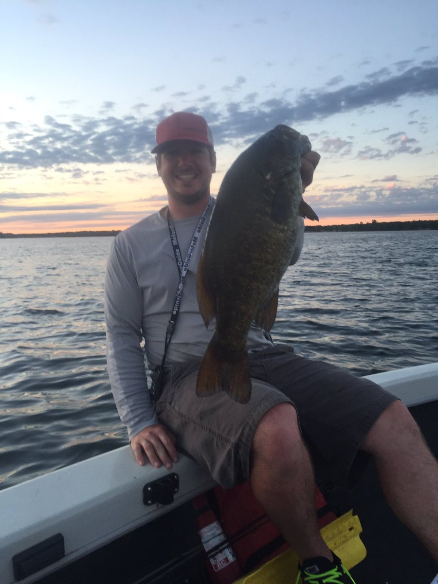 EvanPheneger's tweet photo. The big lake did not disappoint. All fish shown are 20-20.5" and over 5lbs #millelacs #dothelake #smallmouth https://t.co/psYYg5j07k
