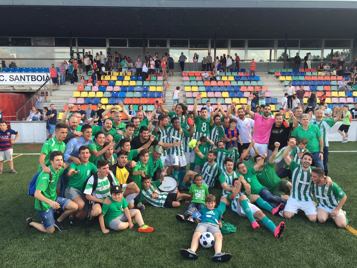 albertbudo56's tweet image. Impresionant, quina gran festa! Ara ja si: JA SOM EQUIP DE 3A! Moltes felicitats @UELaJonquera ! #3adiv5